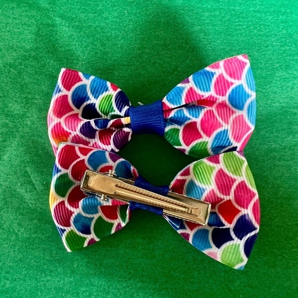 NWOT 🥀 Girl's Colorful Cute 2PK Hair Bow Clips - Picture 2 of 10